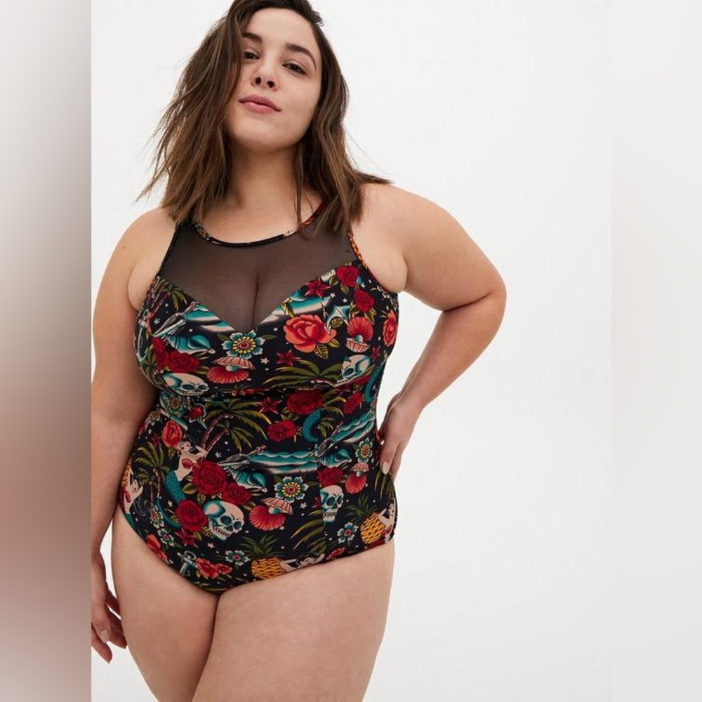 Torrid Wireless Mesh High Neck One Piece Swimsuit EUC Size 3X
